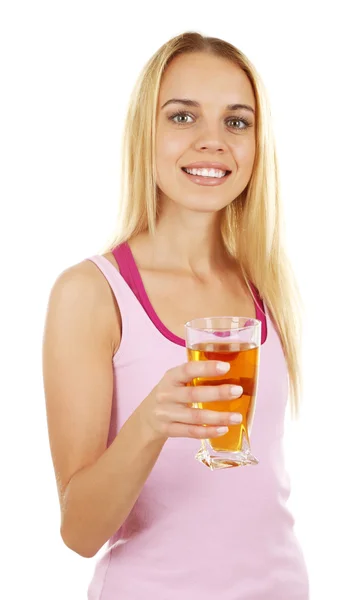 Joven hermosa mujer con vaso de jugo de manzana fresca, aislado en blanco — Foto de Stock