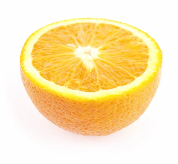 Meia fruta laranja isolada em branco — Fotografia de Stock