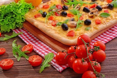 lezzetli ev yapımı pizza üzerinde tablo yakın çekim