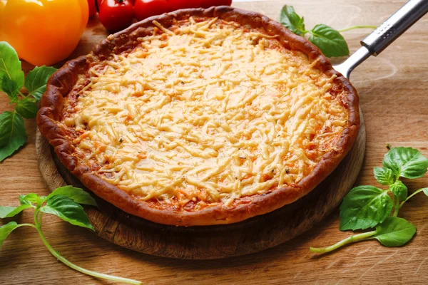 masada sebzeli peynirli pizza yakın çekim