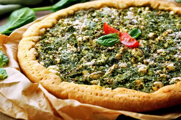 Open pie with spinach — Stock Photo, Image