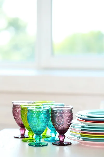 Clean plates, glasses and cutlery — Stock Photo, Image