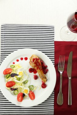 Lezzetli yemek servis