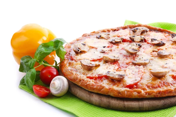 Välsmakande pizza med grönsaker — Stockfoto