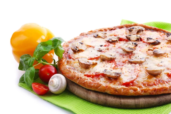 Pizza saborosa com legumes — Fotografia de Stock