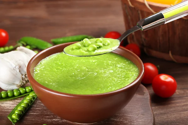 Sopa de ervilhas saborosa — Fotografia de Stock