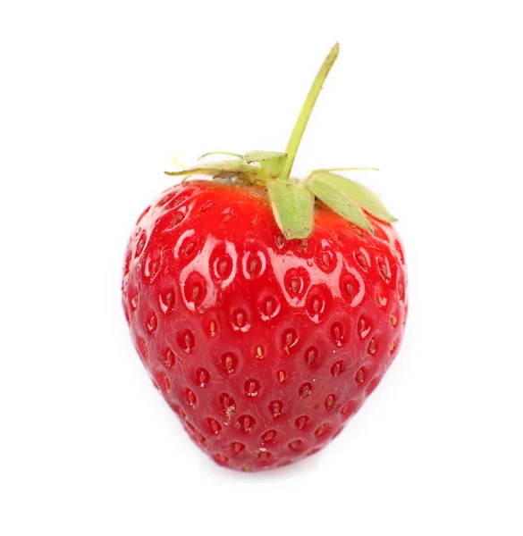 Frische Erdbeere isoliert auf weiß — Stockfoto