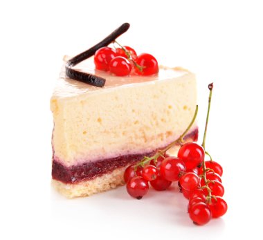 Lezzetli parçası cheesecake üzerine beyaz izole çilek ile
