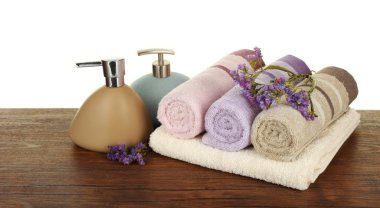 Yumuşak havlu dispenseri ile