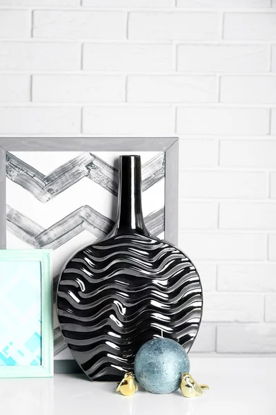 Moderne Vase mit Dekor — Stockfoto