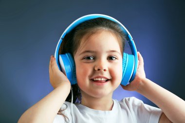Müzik güzel küçük kız