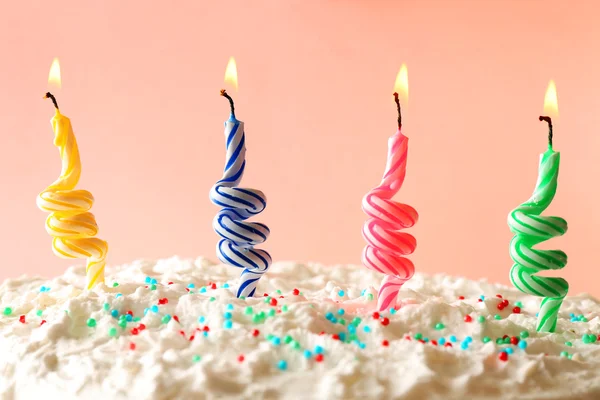 Mumlu doğum günü pastası