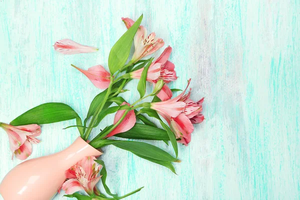 Beautiful alstroemeria in vase — Stock Photo, Image