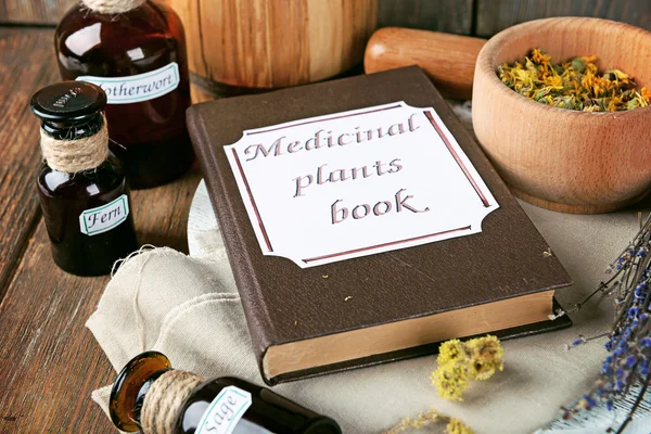 Medicinal plants book — Stock Photo, Image