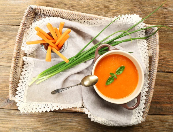 Crème-soupe aux carottes aux légumes — Photo