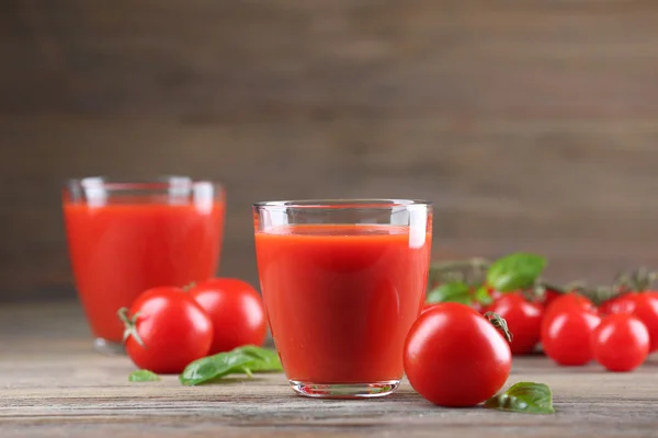 Vasos de jugo de tomate — Foto de Stock