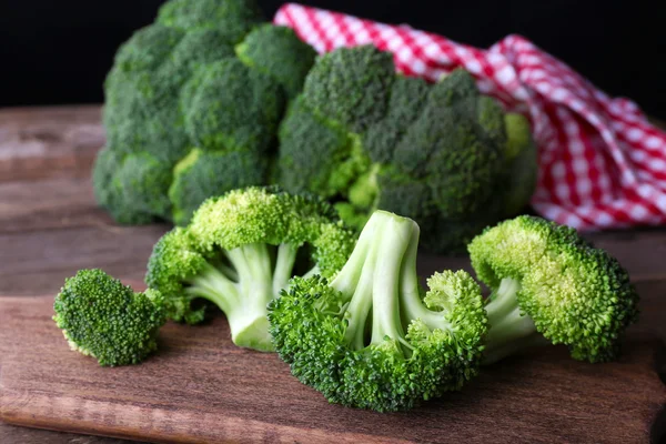 Broccoli verdi freschi — Foto Stock