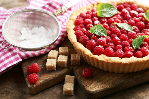 Tarta con frambuesas frescas — Foto de Stock