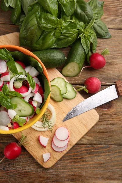 Frischer Gemüsesalat — Stockfoto