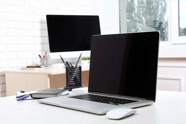 Workplace with computer in office — Stock Photo, Image