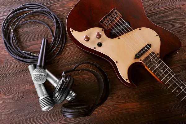 Electric guitar with microphone — Stock Photo, Image