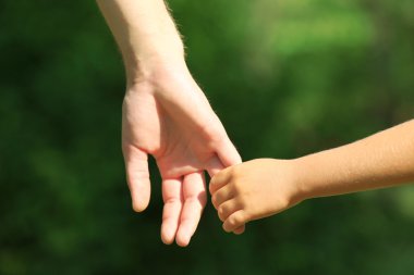 Baba ve kızı eller