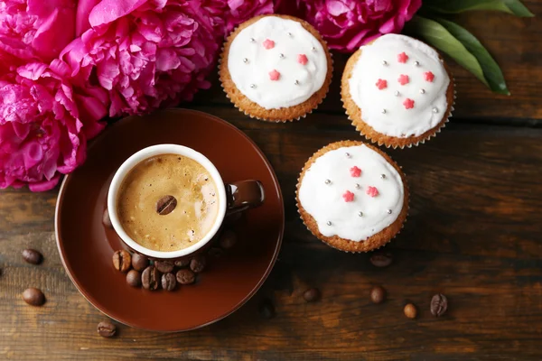 Tasse de café, muffins — Photo