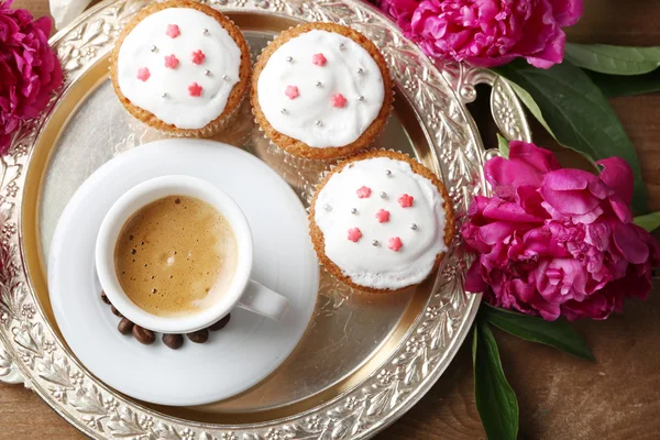 Tazza di caffè, muffin — Foto Stock