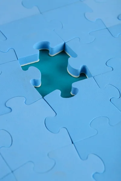 Ontbrekende stukje van de puzzel, close-up — Stockfoto