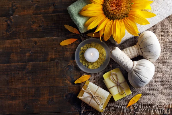 Spa treatments and sunflower — Stock Photo, Image