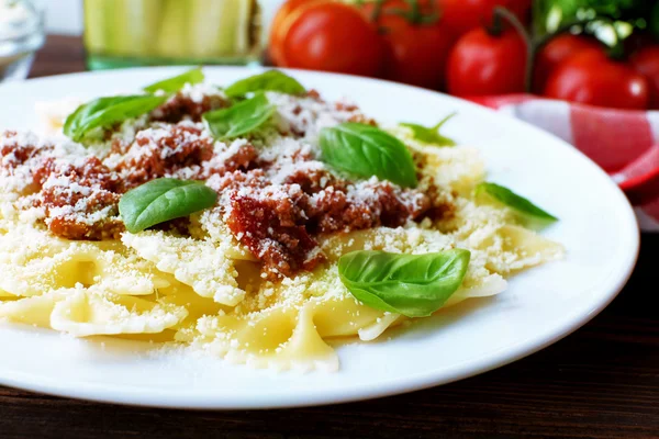 Pasta bolognese in white plate, closeup — Stock Photo, Image