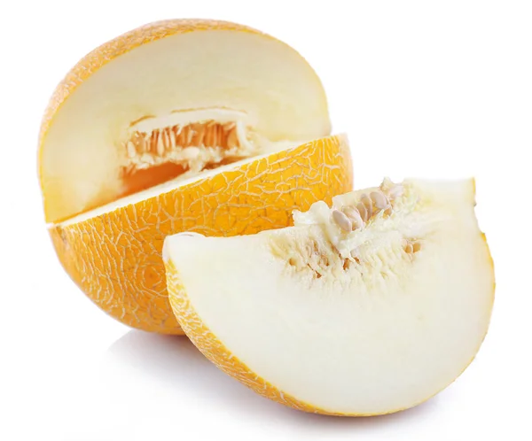 Melone fresco affettato isolato su bianco — Foto Stock