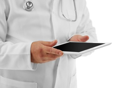 Pano gri arka plan üzerinde doktorla