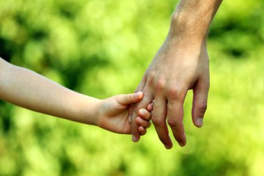 Baba ve kızı eller