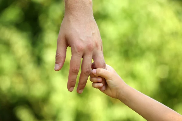 Otec a dcera ruce — Stock fotografie