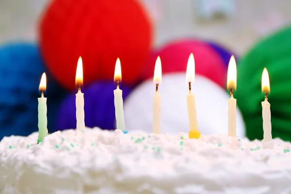 Kue ulang tahun dengan lilin — Stok Foto