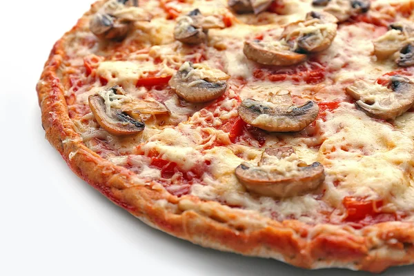 Pizza saborosa com legumes de perto — Fotografia de Stock