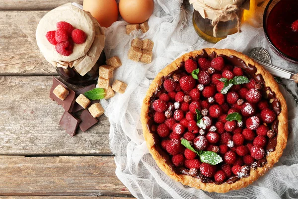 Tarta con frambuesas frescas — Foto de Stock