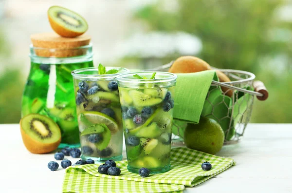 Kiwi en Blueberry cocktails — Stockfoto
