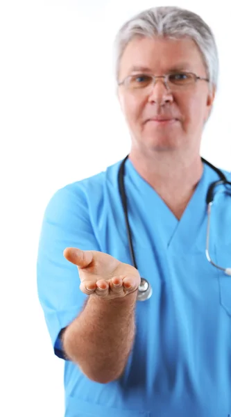 Medico con stetoscopio sullo sfondo — Foto Stock