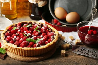 taze ahududu ile tart