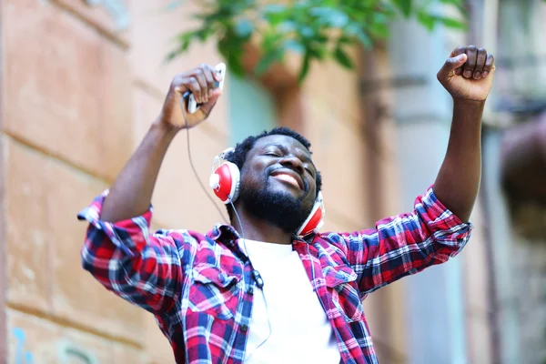 African American man with headphones — Stock Photo, Image