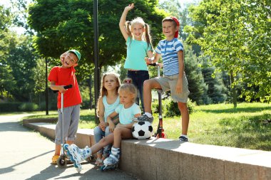 mutlu çocuklar aktif 