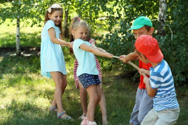 mutlu çocuklar aktif 