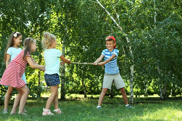 Gelukkige actieve kinderen — Stockfoto