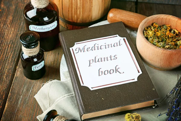 Boek van de medicinale planten — Stockfoto