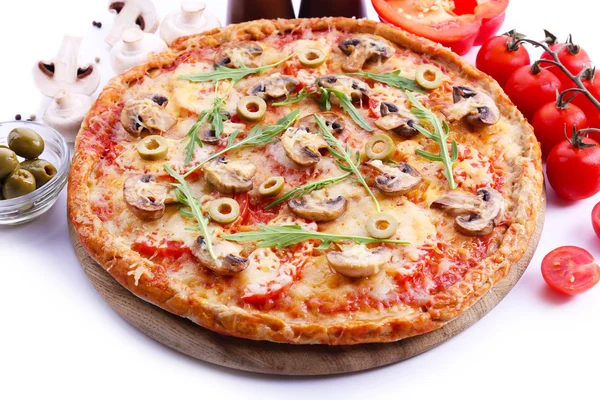 Rebanadas de deliciosa pizza con verduras —  Fotos de Stock