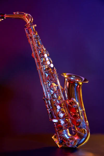 Gyllene klassisk saxofon — Stockfoto