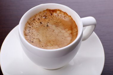 Bir fincan kahve. Yakın çekim.