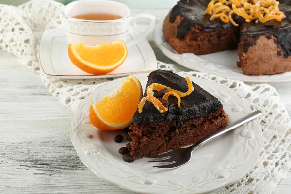 Cake with Chocolate Glaze — Stock Photo, Image